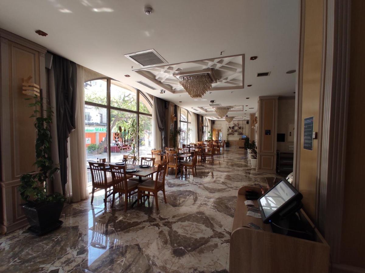 Golden City Hotel Baku Exteriör bild