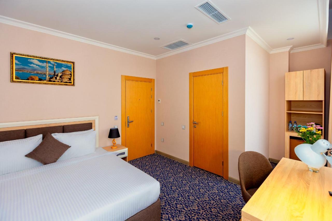 Golden City Hotel Baku Exteriör bild