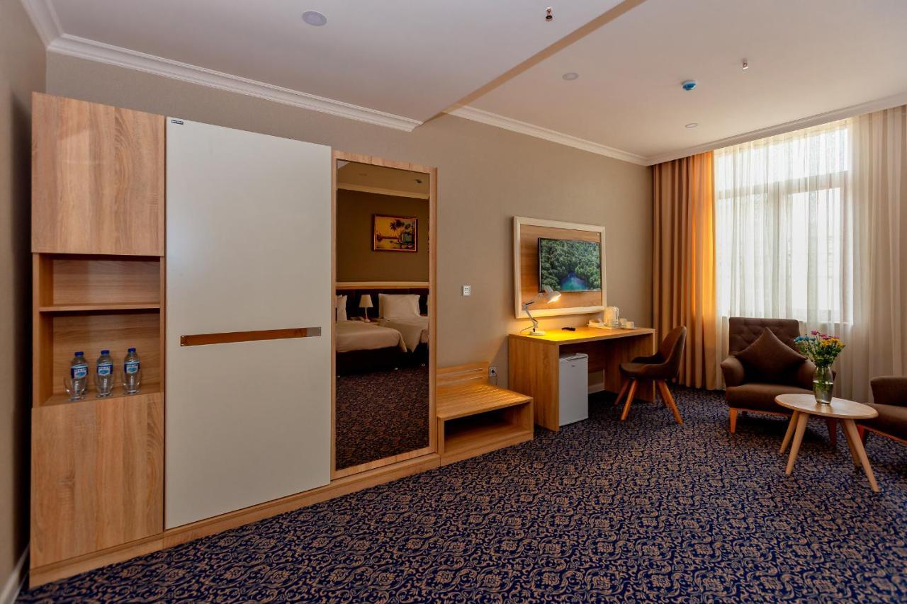 Golden City Hotel Baku Exteriör bild