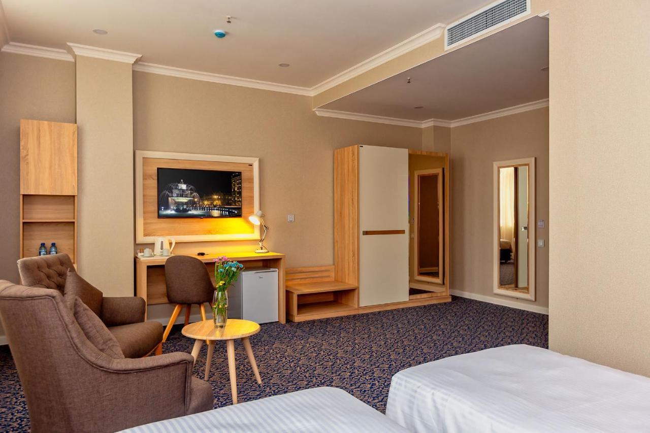 Golden City Hotel Baku Exteriör bild