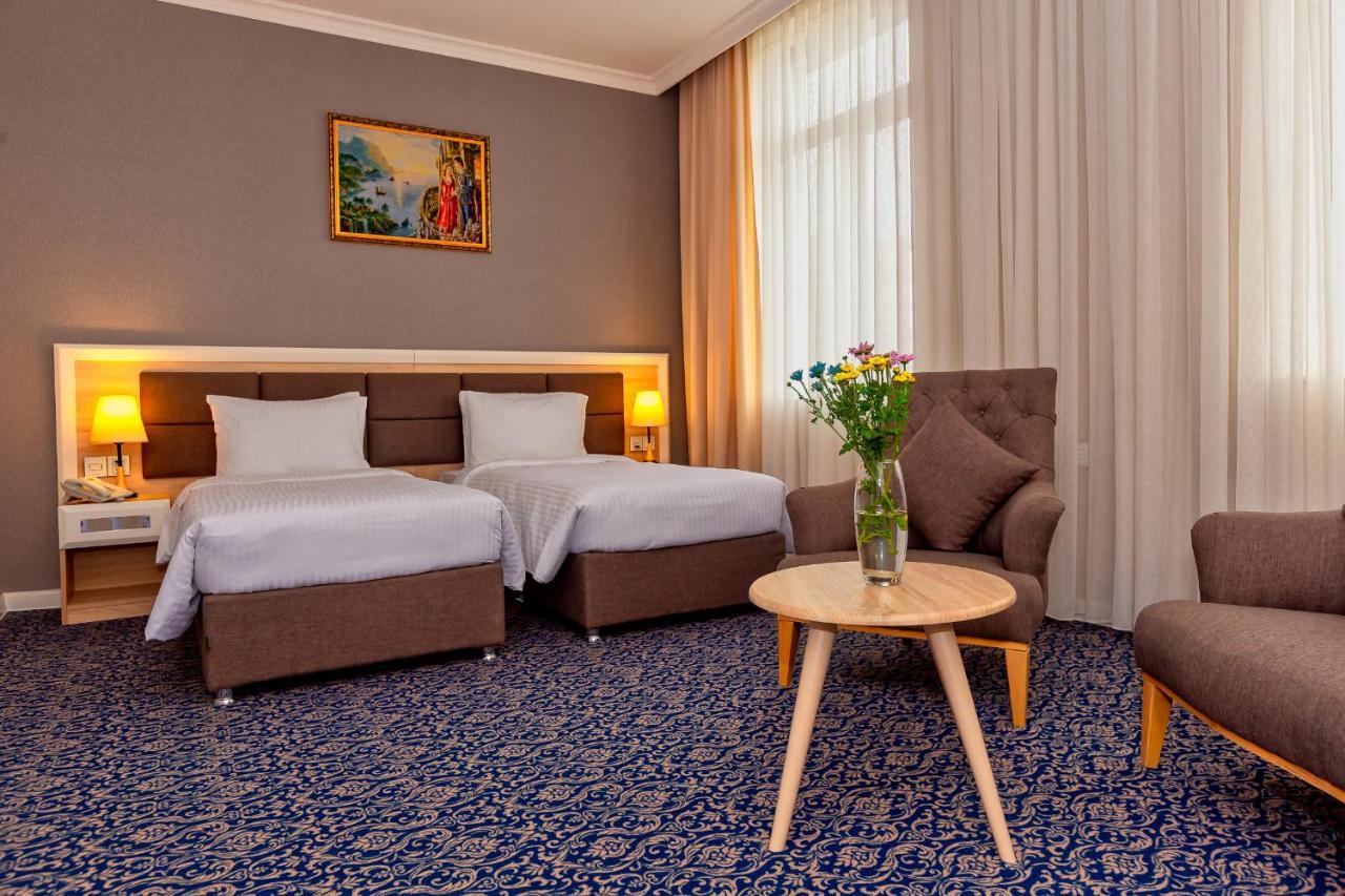 Golden City Hotel Baku Exteriör bild